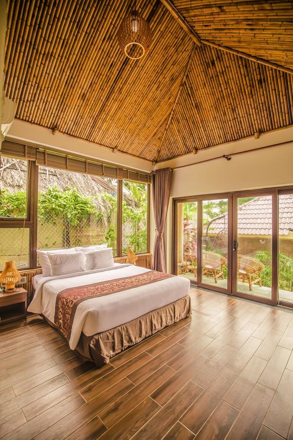 Deluxe Bungalow with Garden View